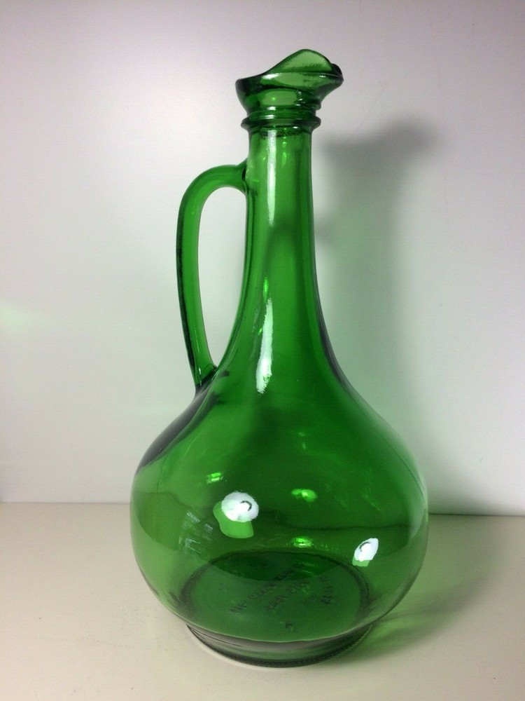 Vintage Emerald Green Glass 1976 – stopper – W1044
