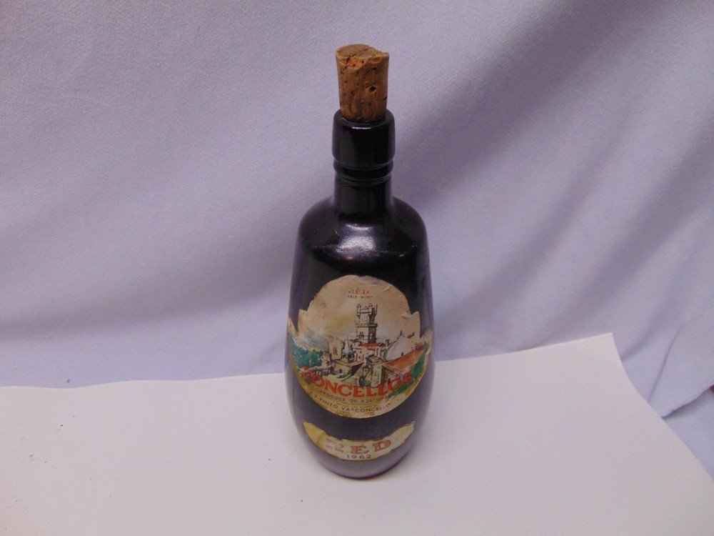 1962 Concellos red wine black glass bottle #487 RL 9.5&Prime; tall JT Pinto Label