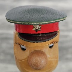 VTG French « Liqueur de L&rsquo;Armee Rouge » Bottle Flock w/ Soldier Wood Head Stopper