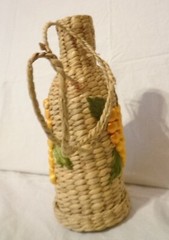 VINTAGE WOOVEN STRAW RATTAN WINE BOTTLE HOLDER CARRIER YELLOW EMBROIDERY GRAPES