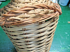 JUAN HERNANDEZ SPANISH BURGUNDY WICKER ENCASED 1 GAL BOTTLE VINT. 1959