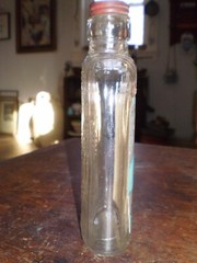 Graphic Castle Mount 1/2 Pint Wine Bottle Cinc Ohio Calif Sherry 20% Bum Wine