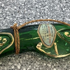VINTAGE 17”- “CHIANTI” GREEN/GOLD GLASS PISTOL DECANTER-EMPTY