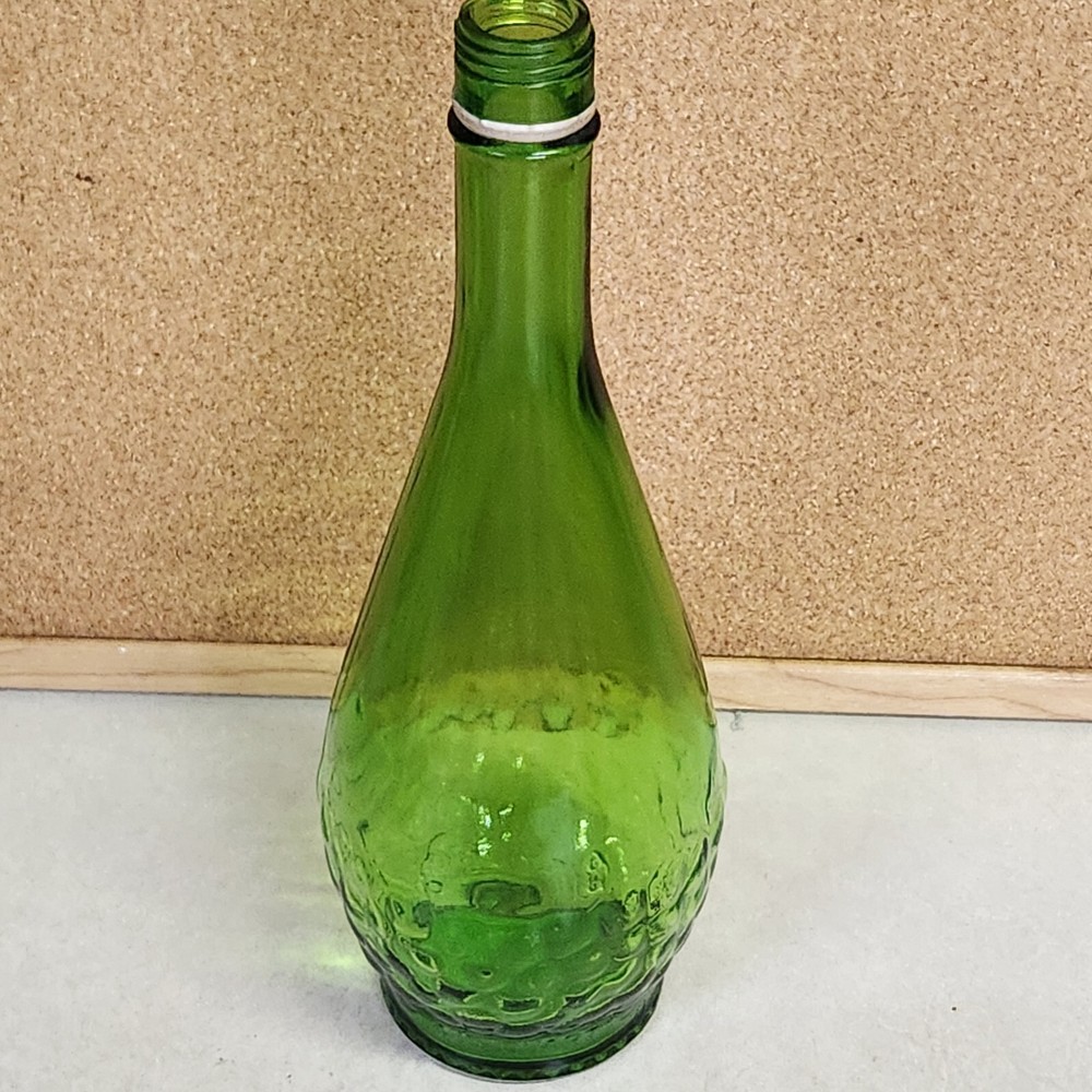Vintage 4/5 Quart Gallo Wine Flavor Guard Bottle Embossed Grapes Green Glass