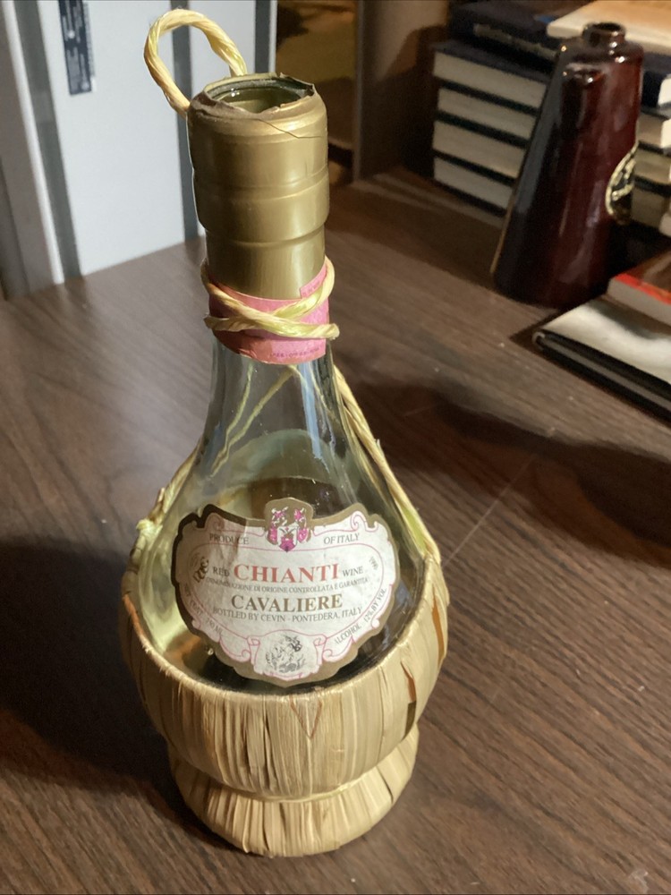 Cavaliere Red Chianti Wine Bottle Decanter Cane