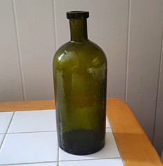 Green Glass Wine Bottle with Applied Lip, No Label / Unlabeled