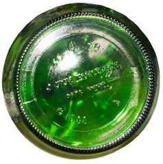 Vintage Wine World 1976 Green Glass Decanter Bottle 1.5 Litre Long Neck Handle
