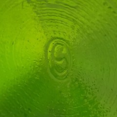 Vintage Green Glass Wine Bottle Has Seam 705 & 251 With « S » In An Oval 24 Ozs.