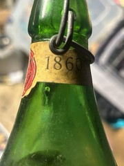SEGESTA WINE BOTTLE Large 2 quart Antique Emerald Green Glass 15&Prime; High Porcelain