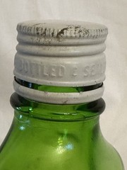 Vintage E & J Gallo Flavor-Guard One Pint Green Glass Liquor Bottle Cap