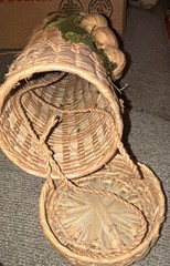 Wicker Rattan Straw Wine Bottle Carrier Holder Decorative Design MCM Vintage
