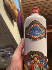 BEAMEISTER 1975 LIEBFRAUMILCH JAMES BEAM CERAMIC WINE BOTTLE. 1 Pint.7 fl oz