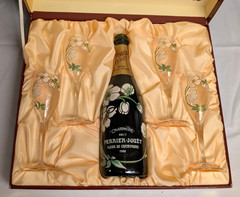Vintage 1988 PERRIER JOUET Champagne Special Box Set w/ 4 Flutes + Empty Bottle