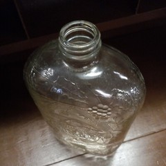 Vtg Garretts American Wines Clear Glass 1/2 Gal Bottle Decanter Embossed Grapes