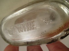 REX BRAND CALIFORNIA WINE SHERRY ONE PINT EMBOSSED GLASS BOTTLE YOUNGSTOWN OH