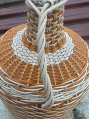 VINTAGE Mid Century Wine Bottle Woven Plastic Wrap Jug Decanter scoubidou viresa