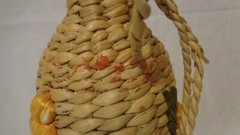 VINTAGE WOOVEN STRAW RATTAN WINE BOTTLE HOLDER CARRIER YELLOW EMBROIDERY GRAPES