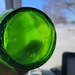 Vintage 4/5 Quart Gallo Wine Flavor Guard Bottle Embossed Grapes Green Glass