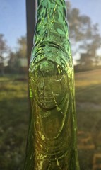 VTG 32&Prime; GREEN GLASS CHIANTI ITALY BOTTLE KNEELING WOMAN