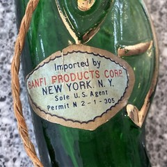 VINTAGE 17”- “CHIANTI” GREEN/GOLD GLASS PISTOL DECANTER-EMPTY
