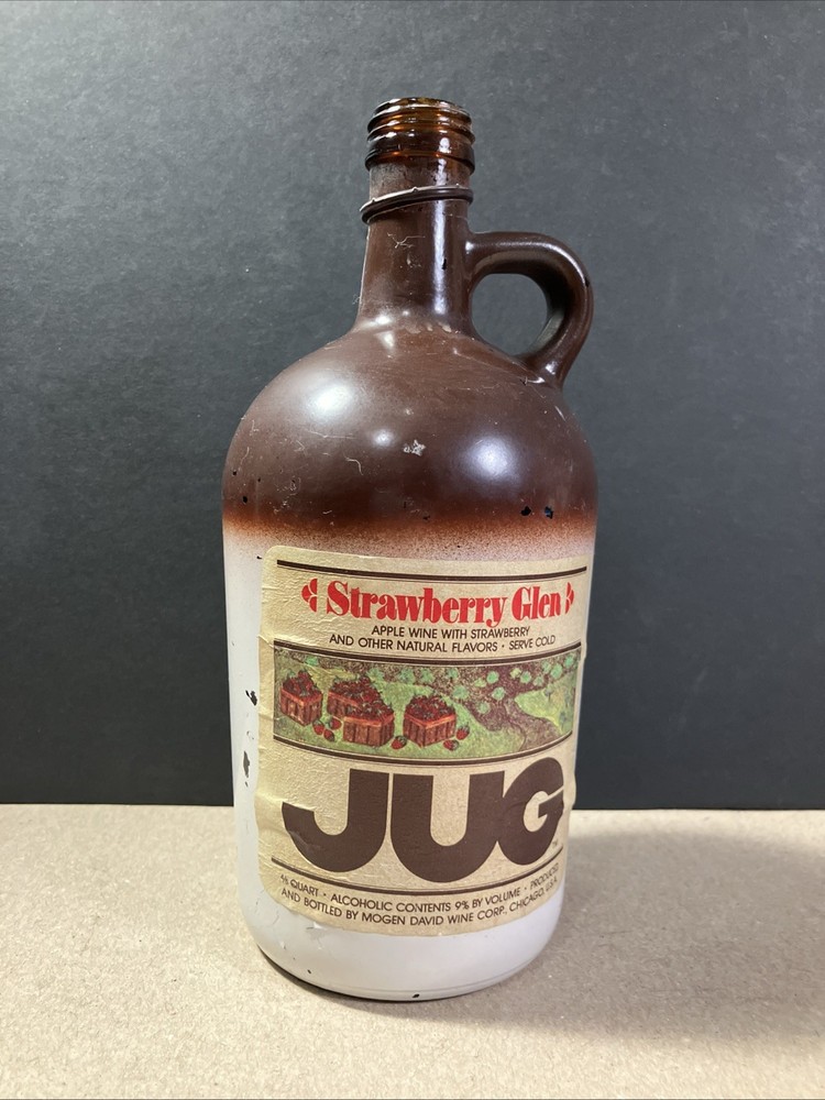 Vintage Strawberry Glen Wine Jug & Lid Mogen David Wine Co. 4/5 Quart