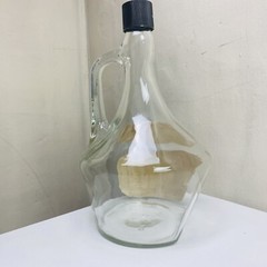 Vintage Gold Seal Wine New York State Burgundy One Half Gallon Tilt Decanter