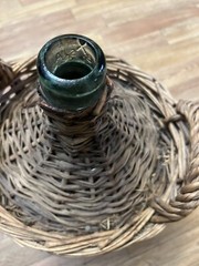 BEAUTIFUL Vintage Barcelona V.B.S.A. Wine Jug Wrapped In Wicker 14” Tall X 9”