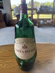 STUNNING-1972 COSTA DO SOLPortuguese Rose Half Gallon Green Wine Bottle W/ Cork