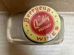 Vintage Berrycup Wines 2/5 Pint Glass Wine Bottle Yonkers, New York EMPTY