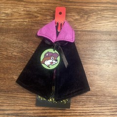 Buc-ee’s Vampire Halloween Wine Bottle Cape 2023 New W/ Tag Elf On Shelf Clothes