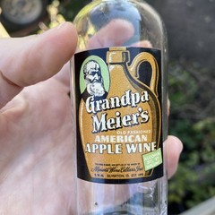 VTG 1940 Empty Grandpa Meier&rsquo;s American Apple Wine Mini Bottle w Ohio Tax Stamp