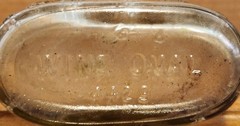 Vintage Wine Flask Pint Clear Bottle embossed Grapes « WINE OVAL&rsquo; Lot 3641