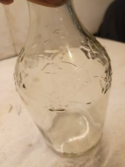Vintage Quart 4 Leaf Clover Motif Wine Bottle Smokey Grey Tint
