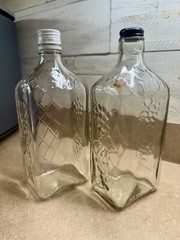VINTAGE WINE BOTTLES, SET