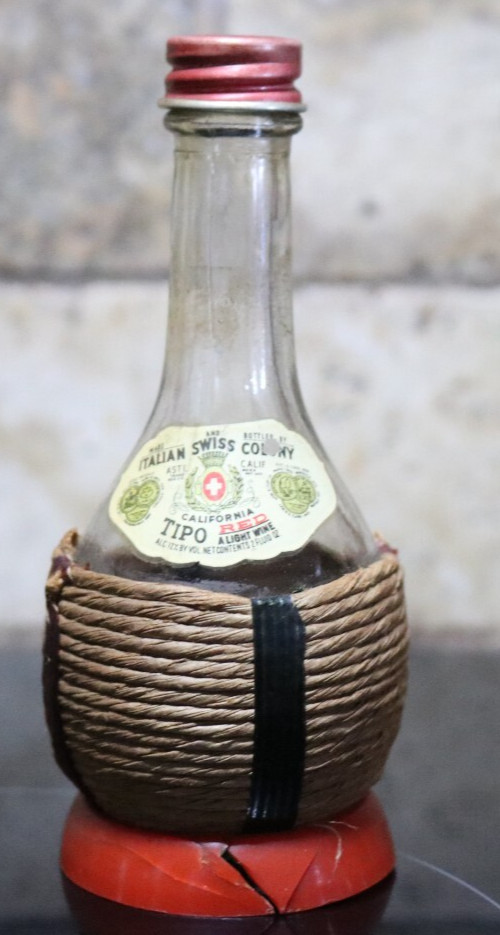 Wine Bottle with String Weaving 2oz Swiss Colony TIPO California – EMPTY BOTTLE
