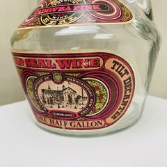 Vintage Gold Seal Wine New York State Burgundy One Half Gallon Tilt Decanter
