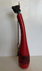 VTG RED WINE BOTTLE-Botella Torcida Sangria Bulls Head & Bull Fighter W/Chain