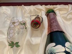 Perrier Jouet Champagne 1985 Empty Bottle Box Set w/2 Hand Painted Glass Flutes