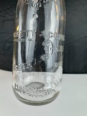 Vintage Garrett & Co Virginia Dare Wine Bottle 1 Quart Embossed Eagle New York