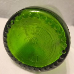 Vintage Green Glass Wine Bottle Has Seam 705 & 251 With « S » In An Oval 24 Ozs.