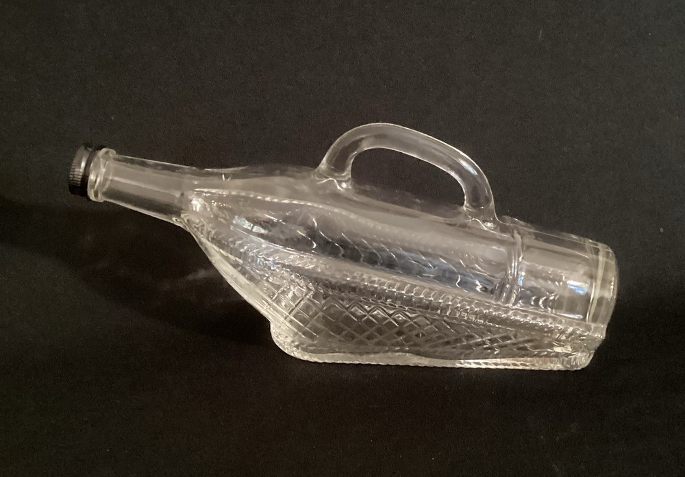 London Winery Glass Bottle In Basket Wine Bottle with Handle
