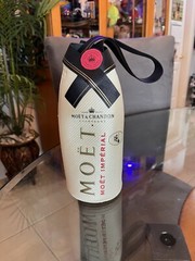 Moët & Chandon Brut Imperial Diamand Suit With Handle Used But Nice!