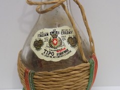 VINTAGE MINATURE WINE BOTTLE – ITALIAN SWISS COLONY TIPO – EMPTY 2oz BOTTLE