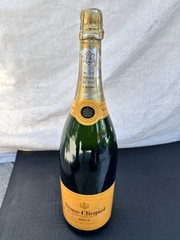RARE VTG Veuve Clicquot 3L Sealed Empty Dummy Bottle Decor Collectible