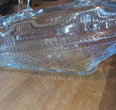 London White Dinner Wine Bottle Basket Weave sides fill w/ marbles colored sand
