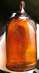 THE CHRISTIAN BROTHERS OF CALIFORNIA, ONE HALF GALLON HONEY AMBER JUG, 1940&rsquo;S