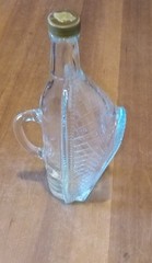 London White Dinner Wine Bottle Basket Weave sides fill w/ marbles colored sand