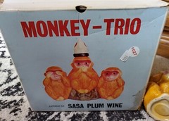 FANTASTIC 1970 No Evil Wise Monkey Trio Sasa Plum Wine Ceramic Decanter with Ori