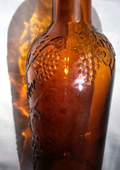 Vtg 10.75&Prime; Bardenheier&rsquo;s (St Louis MO) brown glass quart wine bottle (EMPTY)