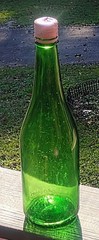 Vintage 1968 UNITED VITNER&rsquo;S INC Green Glass Wine Bottle Org Pink Lid Beautiful